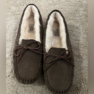 UGG slippers Like NEW